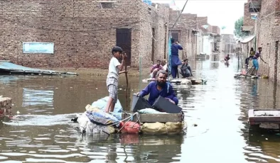 Pakistan’da muson yağışlarının bilançosu ağırlaşıyor: 260 ölü