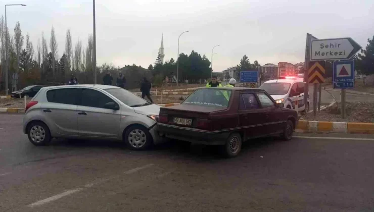 Konya’da Trafik Kazası: 2 Yaralı